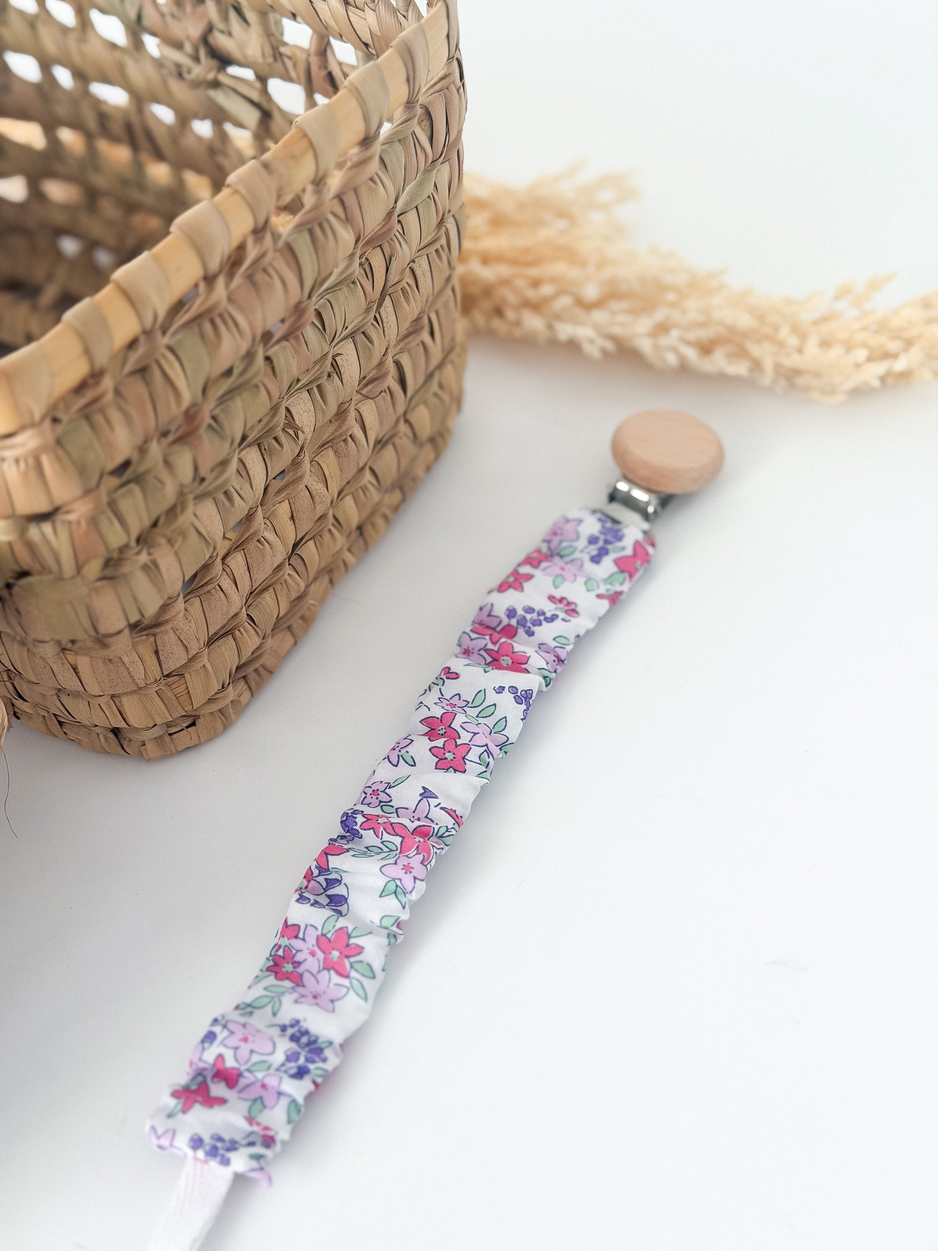 Prendedor Chupeta Franzido Florido Rosa