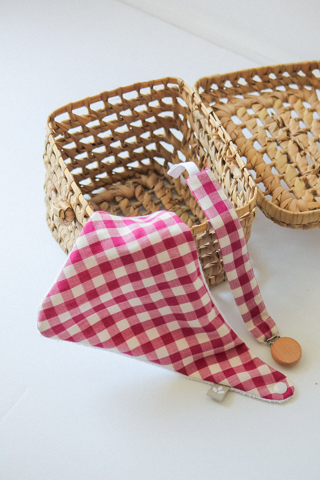 Babete Impermeável Lenço Vichy Rosa