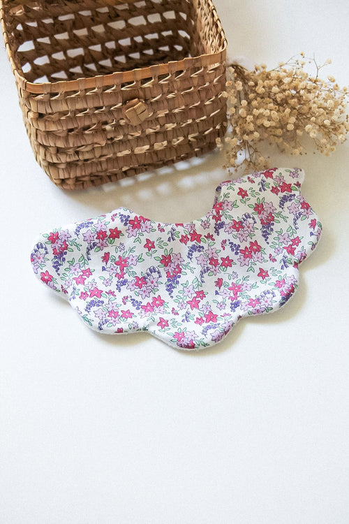 Babete Impermeável florido rosa