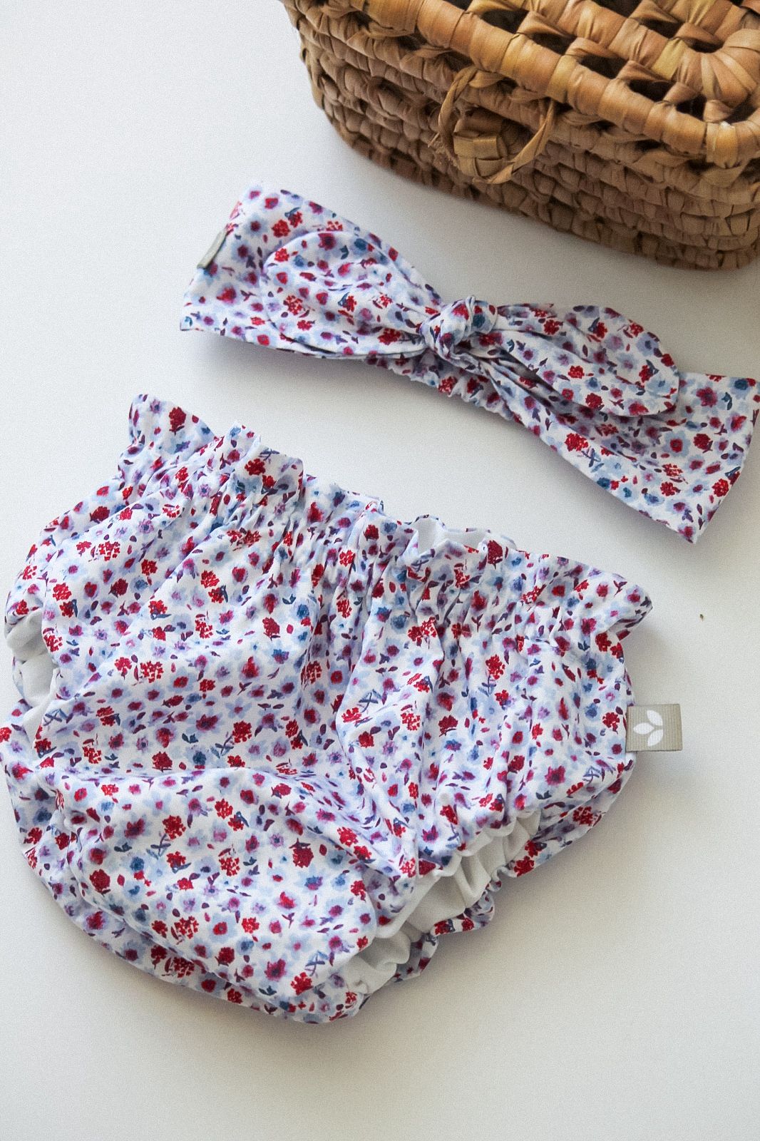 Tapa Fraldas Florido Vermelho e Azul