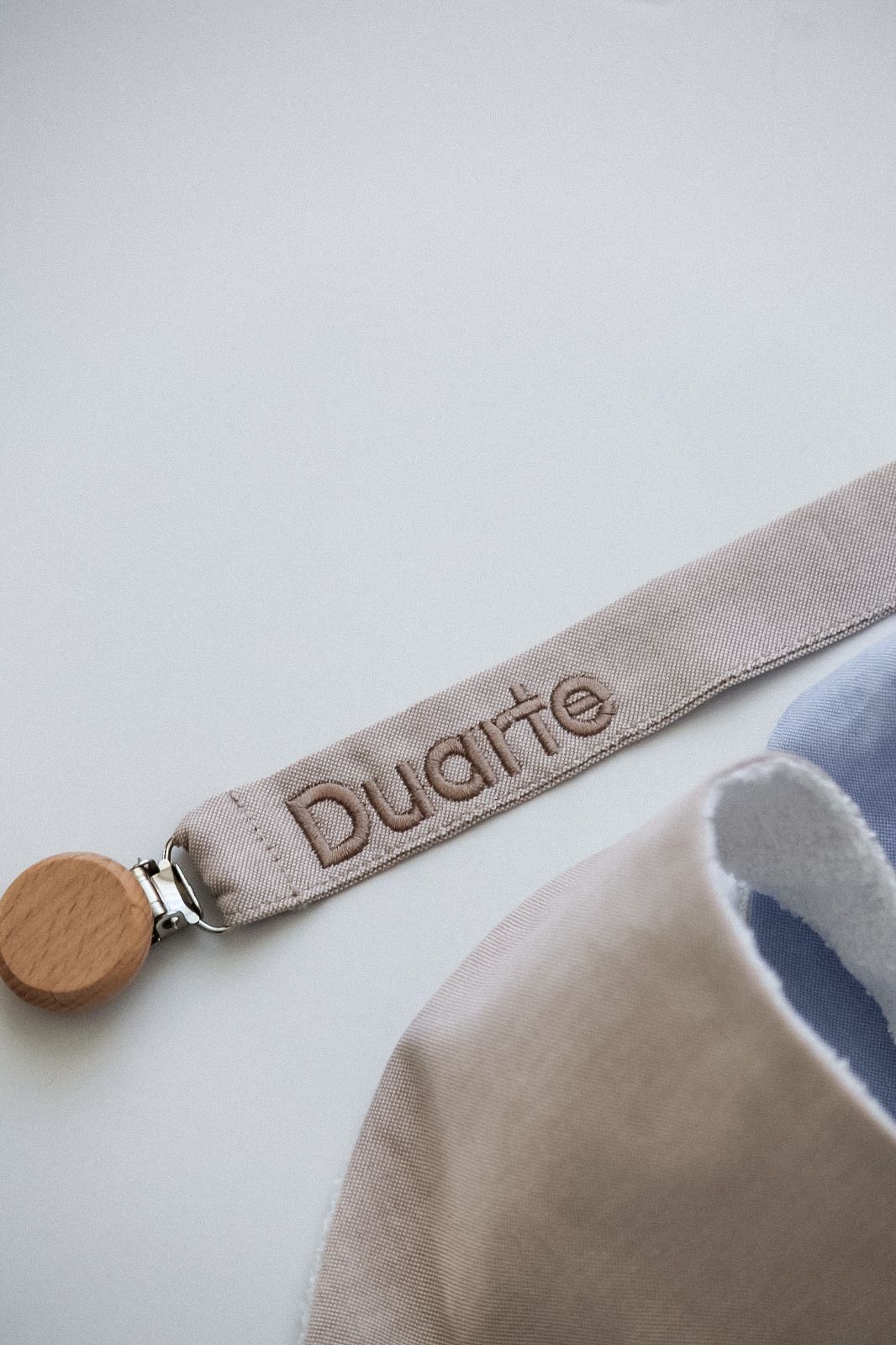 Prendedor de Chupetas Liso